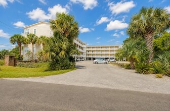 Building Photo - 2262 Folly Rd