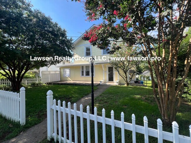 Foto del edificio - Charming Grandin Court House with Detached Garage and In Law Suite