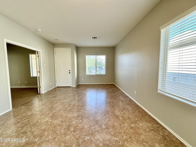 Building Photo - 715 E Las Colinas Pl