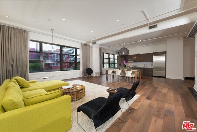 Foto del edificio - 1645 Vine St