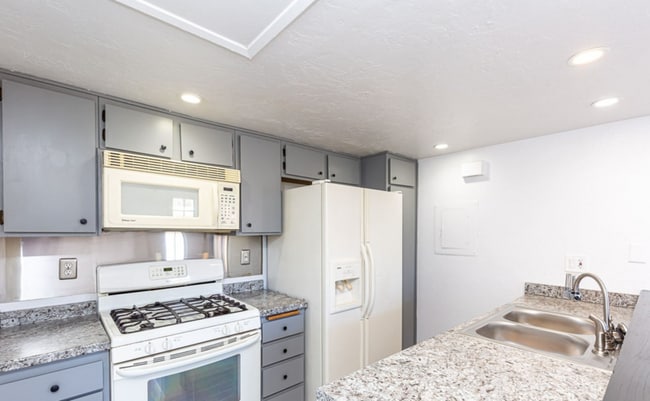 Building Photo - 723 Eastshore Terrace