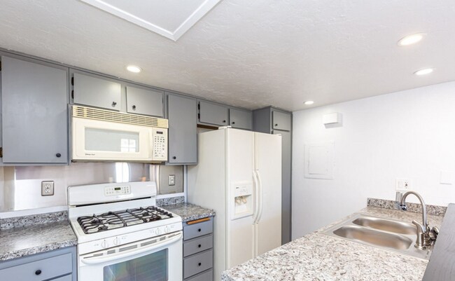 Foto del edificio - 723 Eastshore Terrace