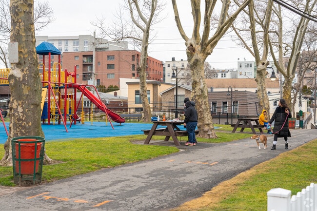 Cliffside Park, as the name implies is home to many small parks, perfect for walks and picnics.