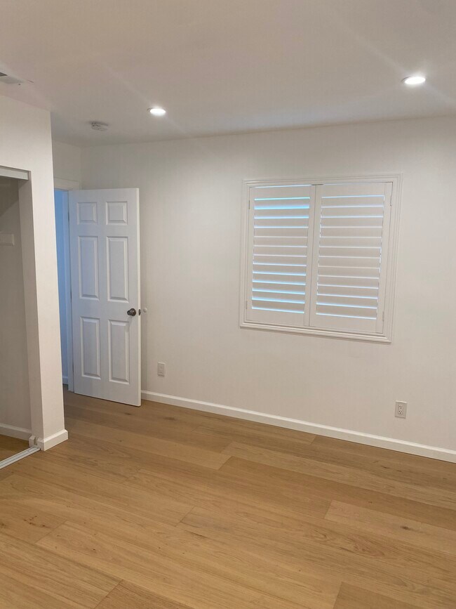 Building Photo - 2123 Southside Dr