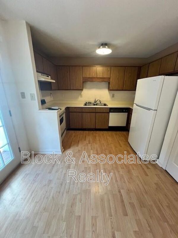 Foto del edificio - 5900 Suncreek Ct