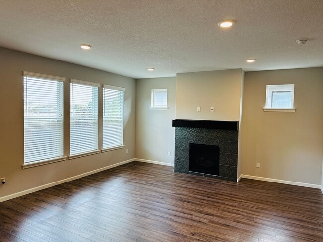 Photo - Beautiful Newer Custom Hockinson Home