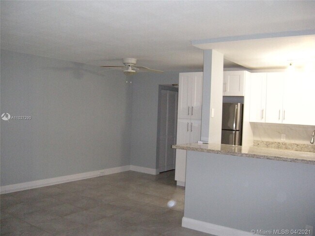 Foto del edificio - 4 Ventnor Dr