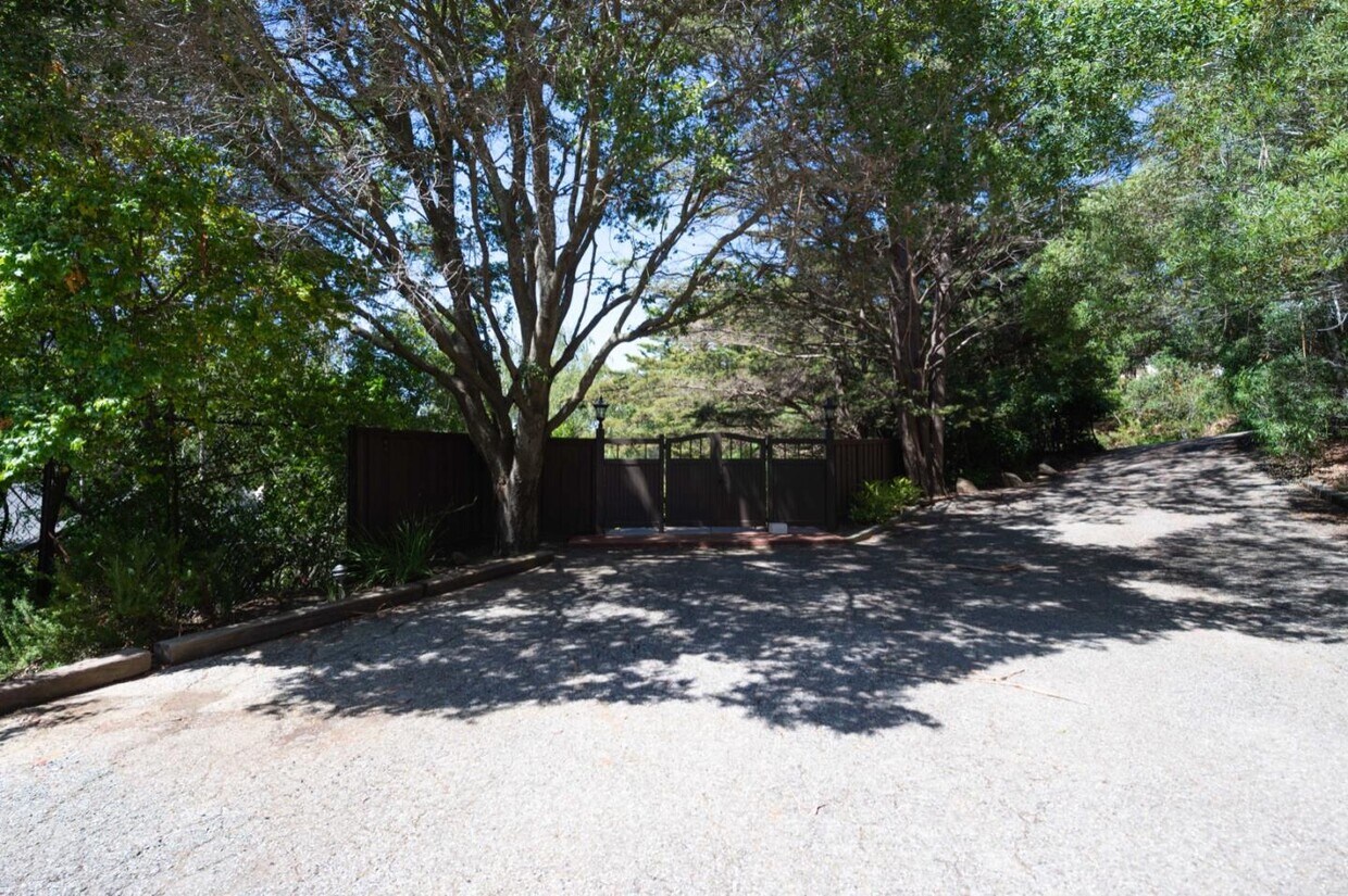 1350 San Raymundo Rd, Hillsborough, CA 94010 House Rental in