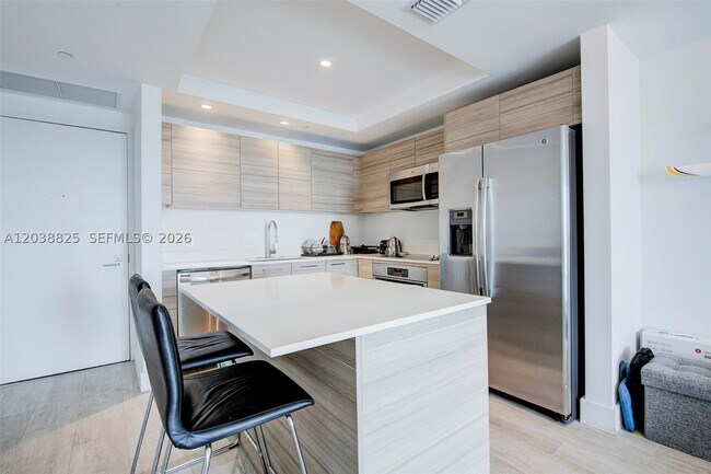 Foto del edificio - 121 NE 34th St