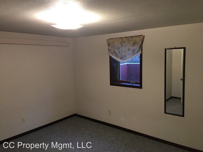 Building Photo - 2 br, 1 bath House - 111 E. Monroe St