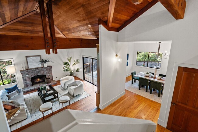 Building Photo - EXTRAORDINARY SPACIOUS FOUR BEDROOM HOME I...
