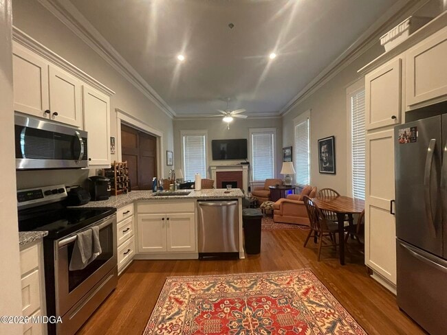 Building Photo - 1094 Georgia