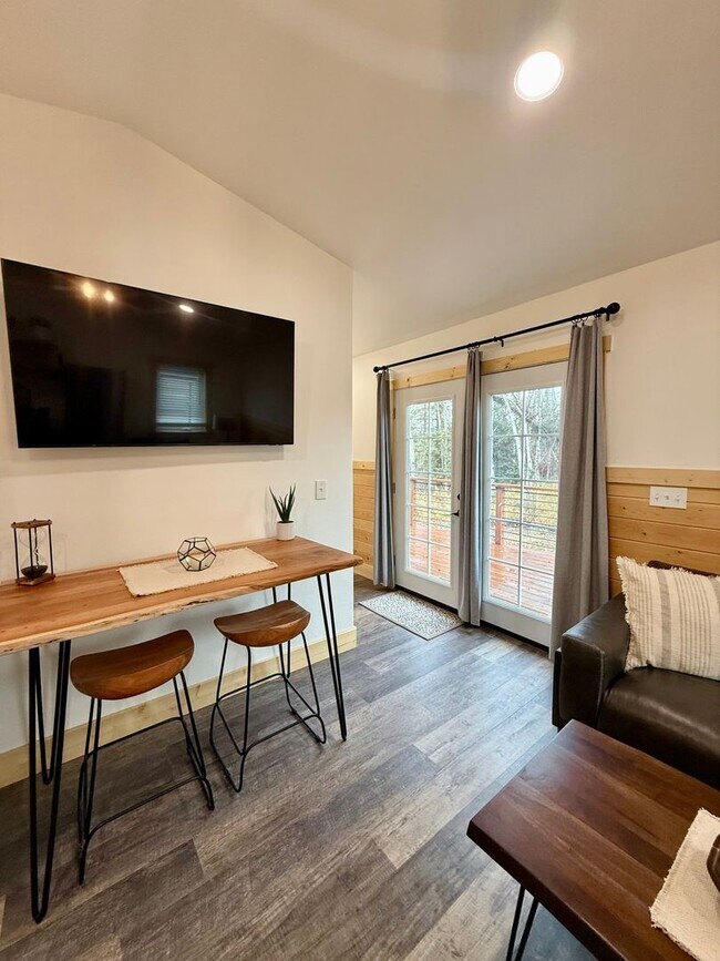 Foto del edificio - LIKE BRAND NEW SOLDOTNA HOME!