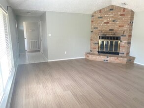 Building Photo - 16222 Summer Dew Ln