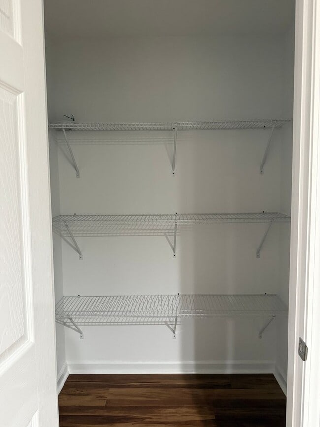 Building Photo - 215 Charleston Dr