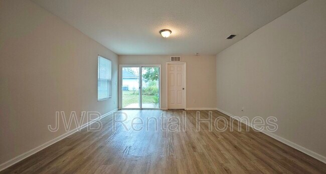 Building Photo - 9028 Dandy Ave