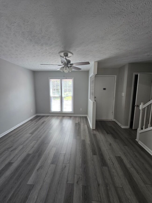 Building Photo - 504 Mill Cove