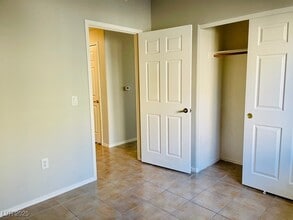 Building Photo - 1050 E Cactus Ave