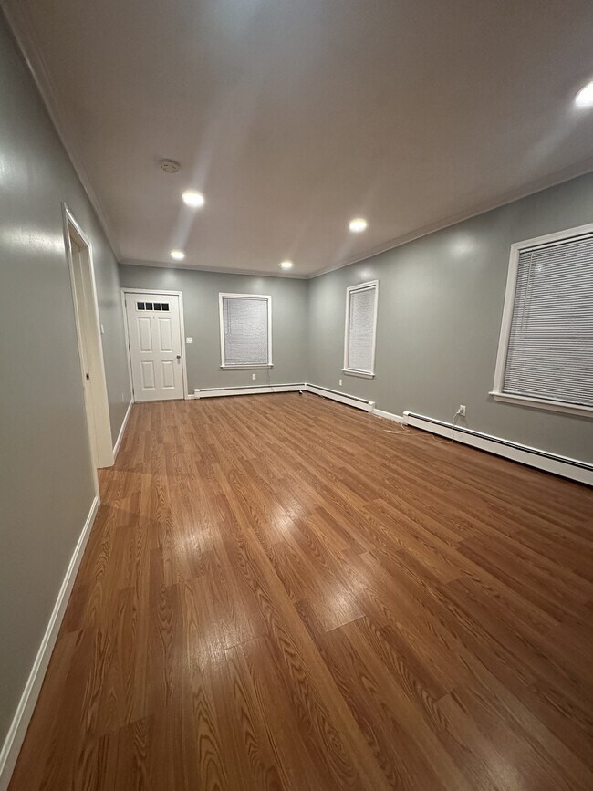 Foto del edificio - 111 Oak St