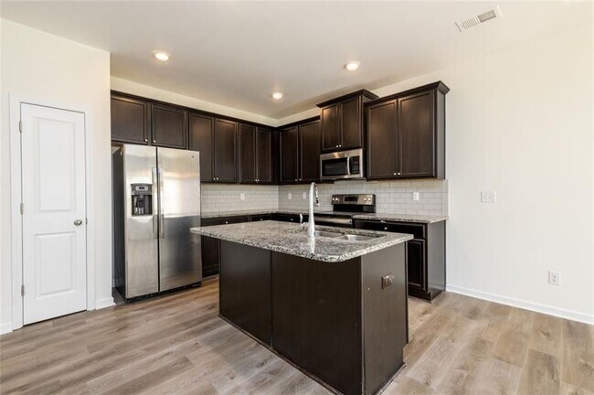 Building Photo - 4950 Elm Brook Dr