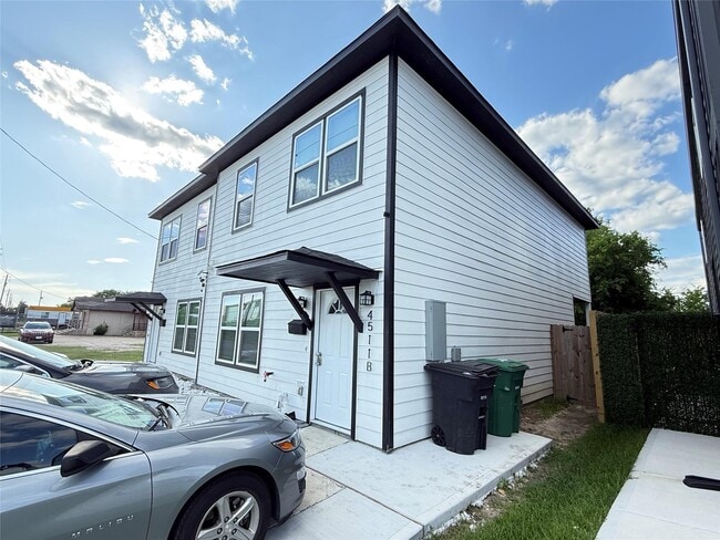 Foto del edificio - 4511 Reed Rd