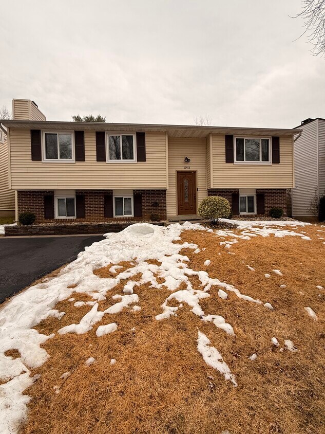 Photo - 19013 Quail Valley Blvd (Gaithersburg, MD)