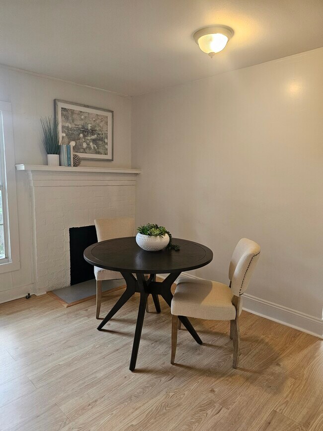 Foto del edificio - 8114 N 11th St