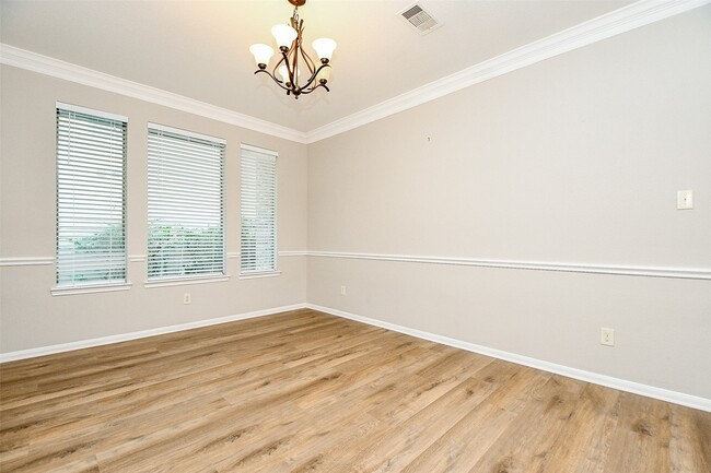 Building Photo - 26514 Forest Pine Ln