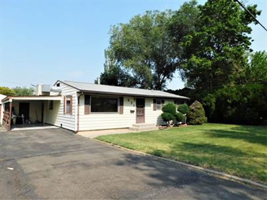 Updated house with original hardwoods and 2-car garage! - Updated house with original hardwoods and 2-car garage!
