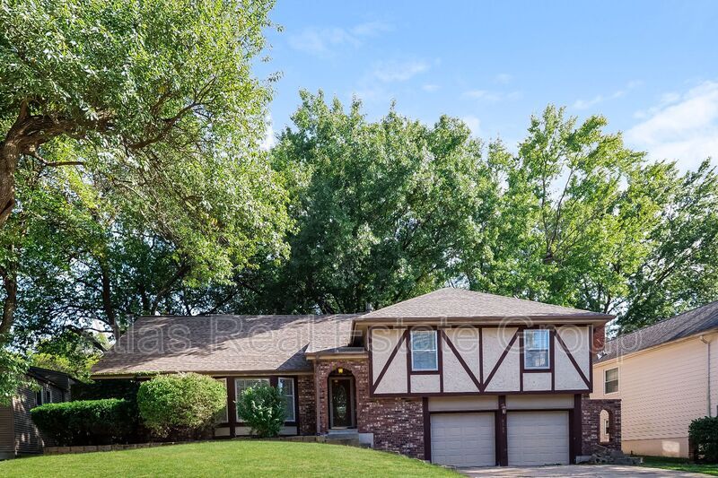 8105 Hauser St, Lenexa, KS 66215 House Rental in Lenexa, KS
