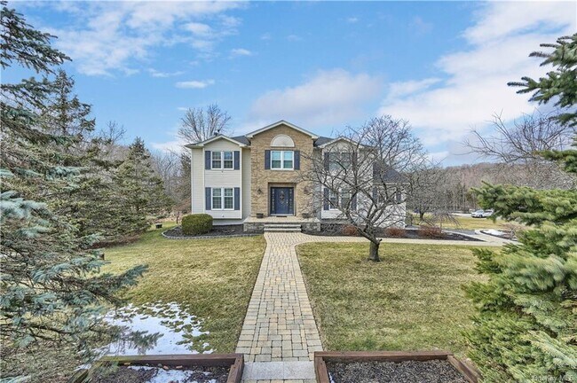Building Photo - 11 Menayas Ct