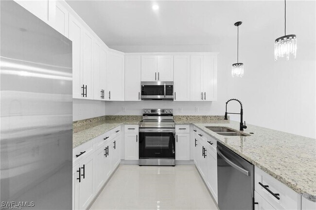 Foto del edificio - 1715 W 12th St