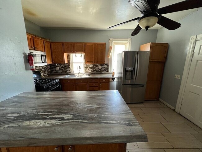 Building Photo - 319 Ohio Ave