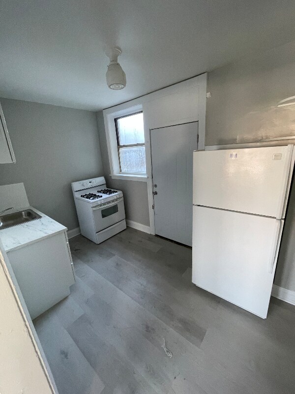 Foto del edificio - 1236 W 83rd St