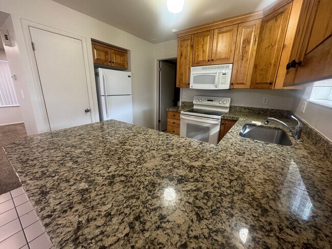 Foto del edificio - Beautiful duplex in amazing location!