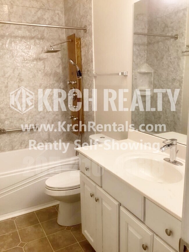 Foto del edificio - Beautiful 4 bedroom, 3 bathroom home!
