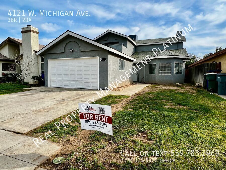 Foto principal - $2,200 Shields & Brawley, 3 Bedroom 2 Bath...