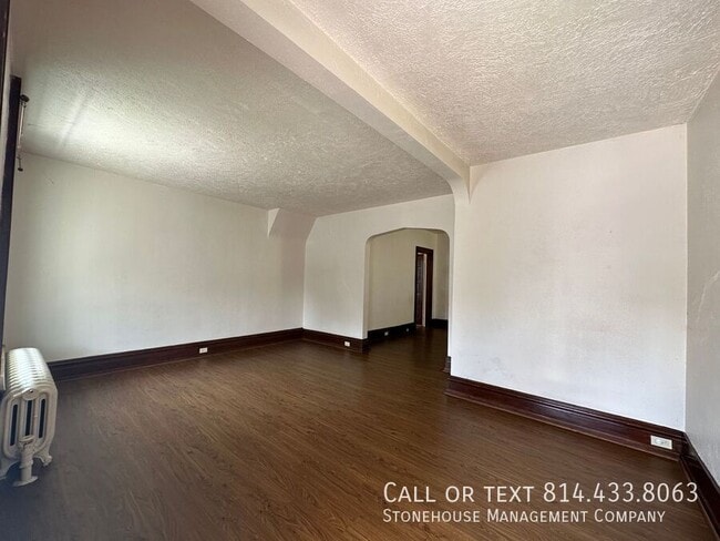 Building Photo - 544 E 24th St