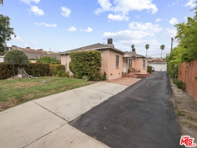 Building Photo - 5440 Hermitage Ave