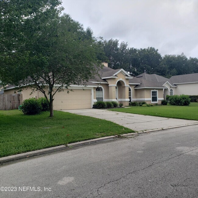Building Photo - 1708 Dartmoor Ln