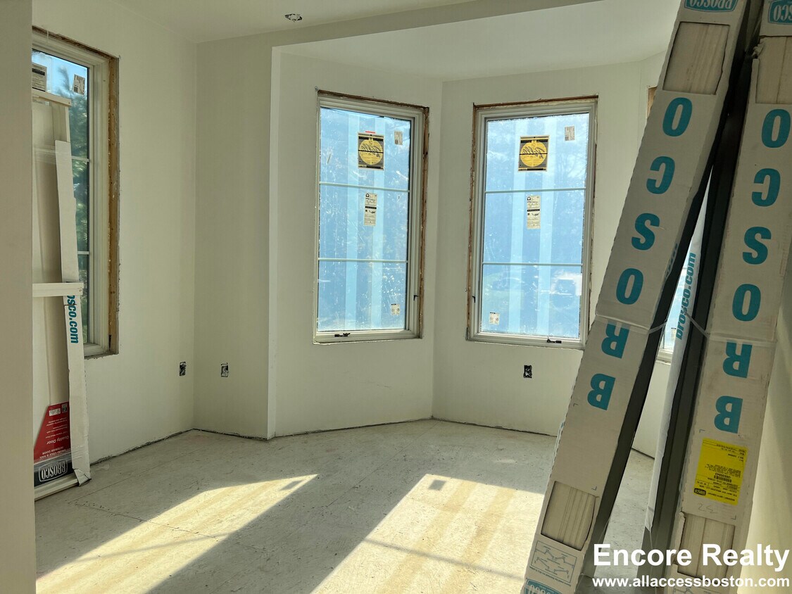 Building Photo - 106 Warren St