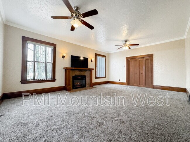 Building Photo - 163 S 200 E