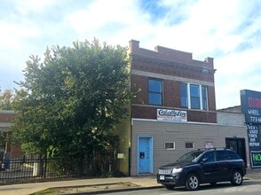 Building Photo - 4024 N Kedzie Ave