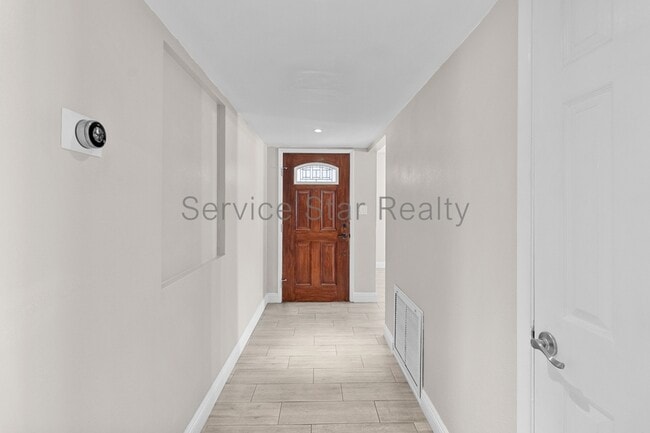 Building Photo - 7406 E Edgemont Ave