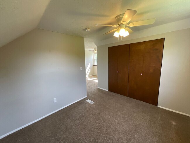 Building Photo - 9584 Ridge Road