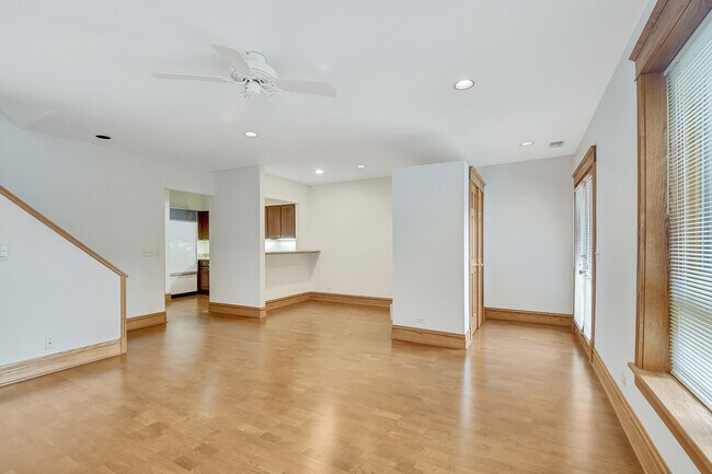 Building Photo - 680 Vernon Ave