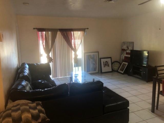 Foto del edificio - 2900 NW 195th St