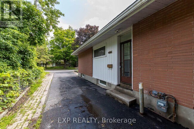 Photo du bâtiment - 2097 Kingsley Rd