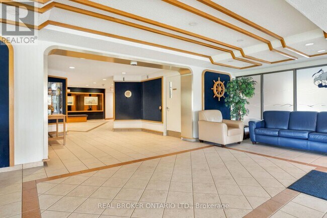 Photo du bâtiment - 5250-5250 Lakeshore Rd.