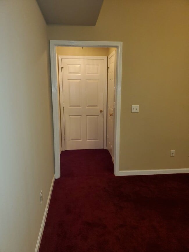 Building Photo - Beautiful 2 Bedroom 2 Bath Available 10/10...